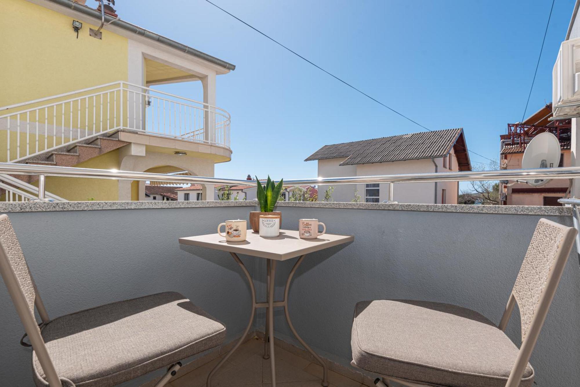 Apartments Lovric Vodice Luaran gambar